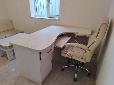 угловой офисный стол: Ofis mebel dəsti Tərkib: - Menecer stolu: L formalı, iş səthində — 2