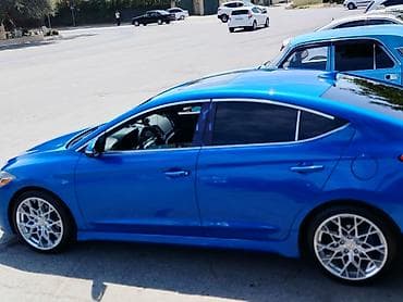 Hyundai Elantra: 1.6 l | 2018 il Sedan