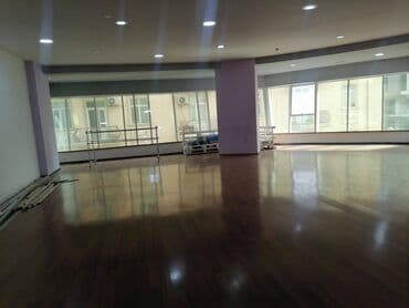 киоск в аренду: 160kv 1 boöyük zal, 3 otaq, 2 duşavoydan ibarətdir. Af mall-ın 3-cü — 1