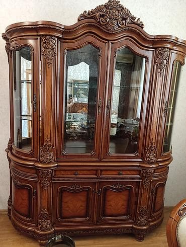 venera heykeli: Klassik üslubda vitrin-bufet - Material: təbii ağacdan hazırlanmış — 5