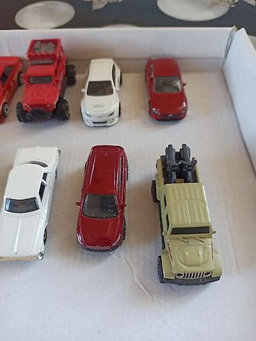 Matchbox ve Hotwheels ededi 5manat
Hamısı birlikte 35 manat
12 eded — 3