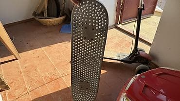 Məhsul: Skateboard (metaldan deşikli gövdə) Təsvir: - Tam ölçülü — 2