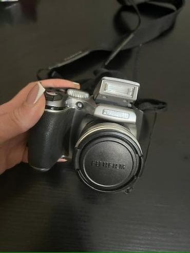 m 2: Fujifilm FinePix S seriyalı rəqəmsal fotoaparat Xüsusiyyətlər: - — 3