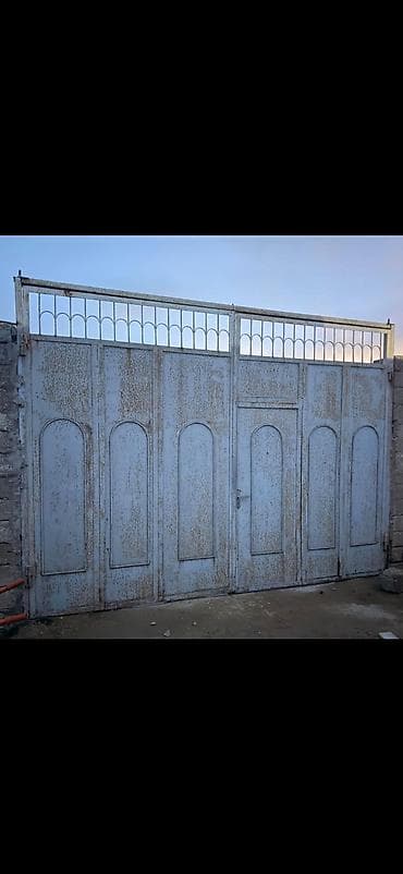 gence qapi: İşlənmiş Dəmir Həyət darvazası, Yana açılan, 4 m, Mexaniki, Qapı ilə, rəng - Boz, Kredit yoxdur, Ödənişli quraşdırma, Ünvandan götürmə — 1