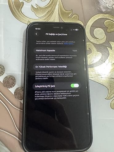 iphone 11 kabro: IPhone 11, 64 GB, Qara, Simsiz şarj — 2
