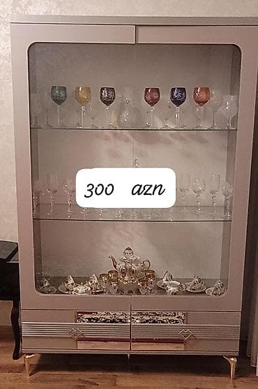 ucuz şkaf: Vitrin şkaf – dekorativ şüşəli bufet - Rəng: açıq bej/krem — 1