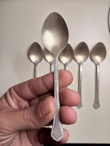 6 ədəd çay qaşığı dəsti - Material: ehtimalən paslanmayan metal/metal