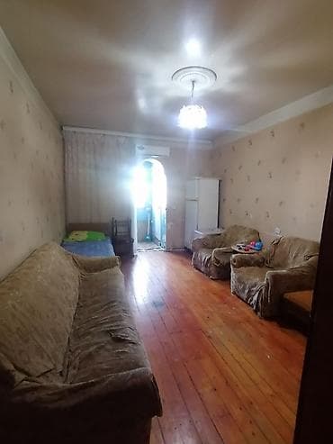 deluxe palace ev satilir: Bakı, Bakıxanov qəs., 1 otaqlı, Köhnə tikili, m. Neftçilər, 20 kv. m — 3