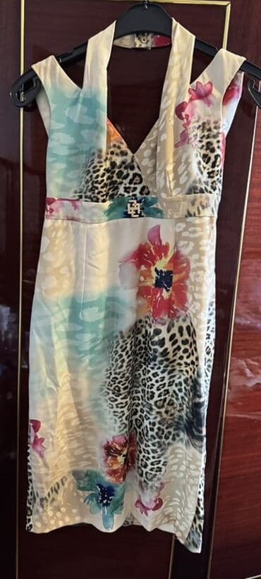 i̇ncə donlar: Heri bir paltar 10 azn,maraqlananlar etrafli sekil gonderilecekQadın — 3