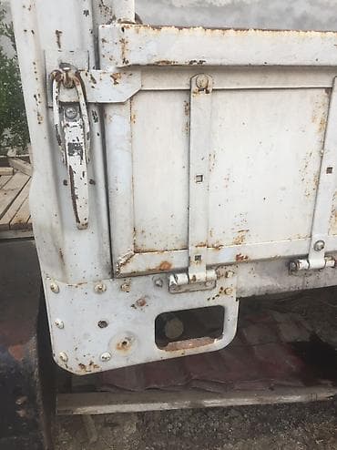 hilux pikap: Kuza
Uzunluq 5,30
Eni. 2,20 — 3