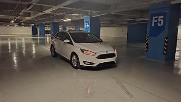 4 qapi niva: Ford Focus: 1.6 l | 2015 il 108000 km Sedan — 4