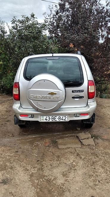 avto satış saytları: Chevrolet Niva: 1.7 l | 170000 km Ofrouder/SUV — 5