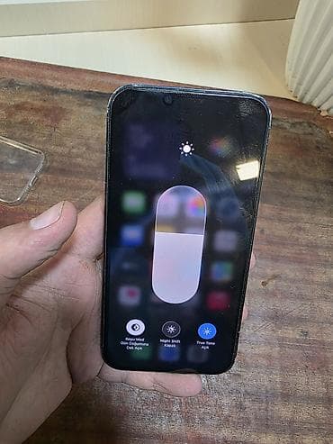 ipone 13 pro max: IPhone 13, Qara, Face ID — 3