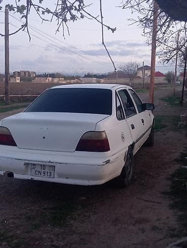 daewoo avtobus: Daewoo Nexia sedan, ağ rəng, 4 qapı. - Yanacaq: benzin - Ötürmə — 1