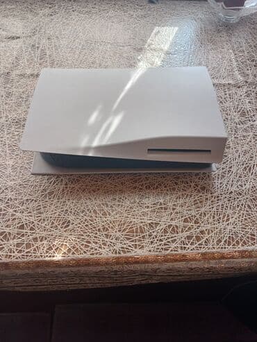 ps5 pult: PlayStation 5 (disk yuvalı versiya) oyun konsolu super vezyetdi dir — 3