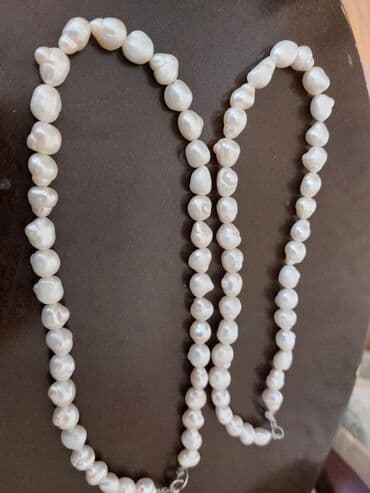 Tebii mirvari satilir,bir boyunbaqi 100 m,ikisi 200 m