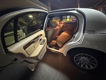 tesla 3: Lincoln Town Car 1998 Muherrik ve suretler qutusu Muherrik 3,2L Turbo — 5