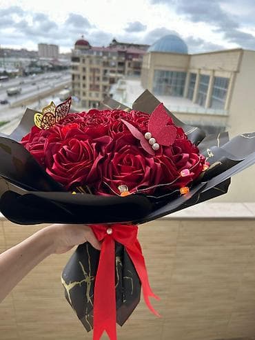 inter tekstil sumqayit: Qırmızı gül buketi – dekorativ LED işıqlı - Tərkib: zəngin qırmızı — 1
