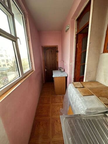 emircan ev: Mənzil kirayə verilir. 3 otaq. Əmircan qəsəbəsində 5 mərtəbəli evin — 2