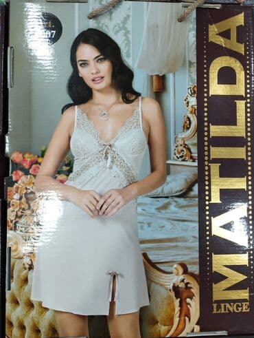 Пиджаки: 50 manata satılır yenidir . Türkiyənindir. üstünün xalatı vilyurdur — 2