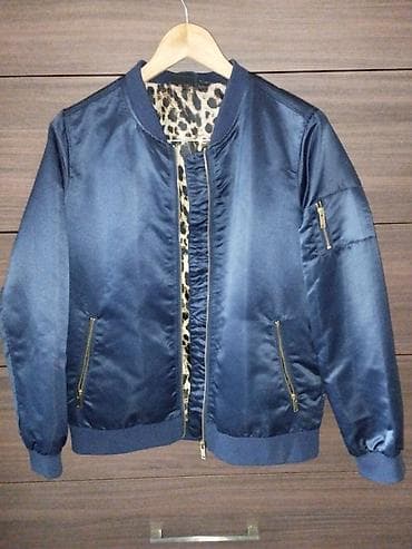 Tünd mavi bomber gödəkcə, L-XL razmerə gedir. Atlas materialdır. 2-3