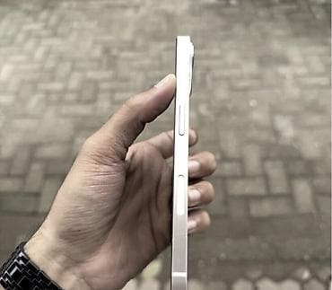 işlenmiş iphone: IPhone 13, 128 GB, Ağ, Zəmanət, Simsiz şarj, Face ID — 4