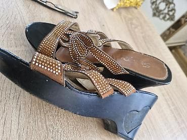 Босоножки, сандалии, шлепанцы: Qadın üçün platformalı sandal. Alana usdunde iki dene lodka ayaqqabi — 2