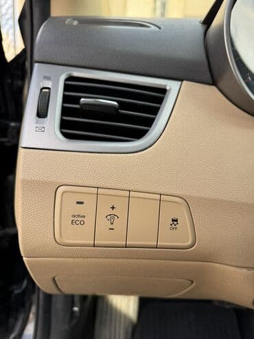 toyota corolla 2006 1.4 diesel: Hyundai Elantra: 1.8 l | 2012 il Sedan — 7