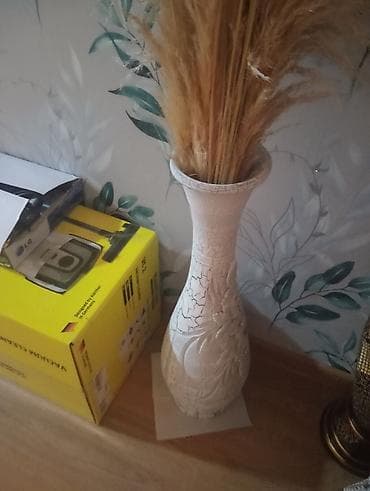 Güzgülər: Vaza dəsti, Keramika — 2