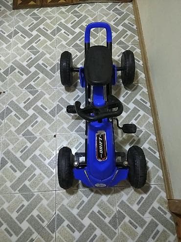 Uşaq üçün elektrik maşınları: Uşaq pedallı go-kart - Rəng: mavi/qarışıq qara detallarla - Pedallı — 1
