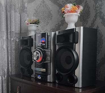 sony qulaqliq: Tam işləkdir CD. kaset Radio USB kart. Blutuz .Təzə kimidir - Model — 2