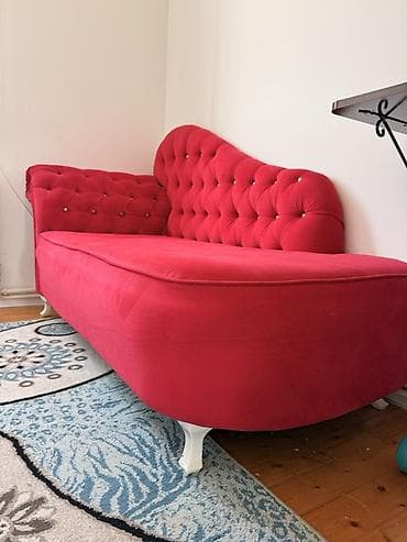 Lejankalar, şezlonqlar: Qırmızı şezlonq/çarşaflı divan - Klassik “chesterfield” üslubunda — 4