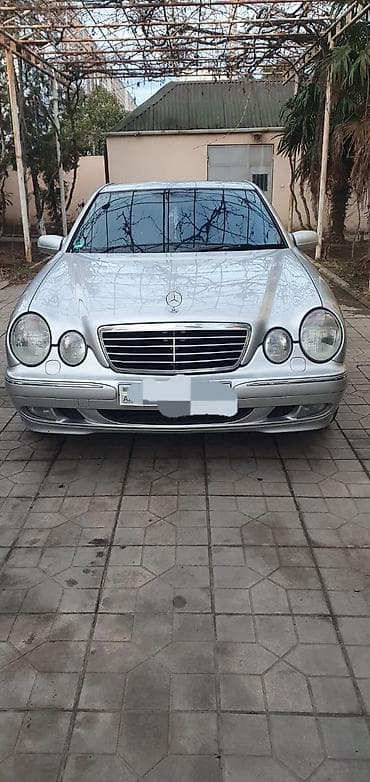 Mercedes-Benz E 240: 2.4 l | 2001 il Sedan — 7