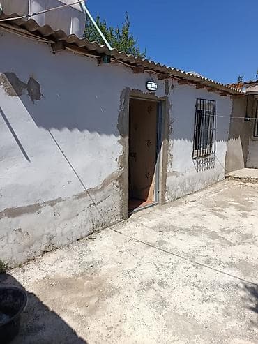 Дома: 2 otaqlı həyət evi - Plan: dəhliz, 2 ayrı otaq (yataq otağı və — 2