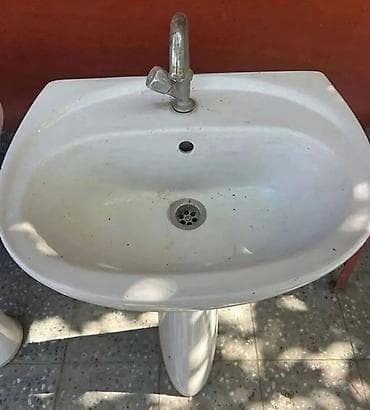 tülpan çanaq: Pilləli ayaqlı çanaq tipli əl-üz yuma lavaboları (2 ədəd) - Material — 2