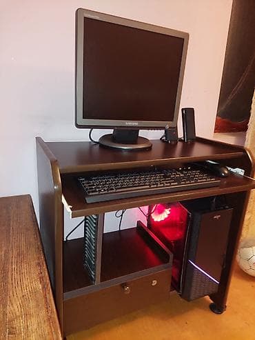 Masaüstü kompüterlər və iş stansiyaları: Komplekt stolüstü kompüter dəsti Tərkib: - Samsung SyncMaster 931bw — 3