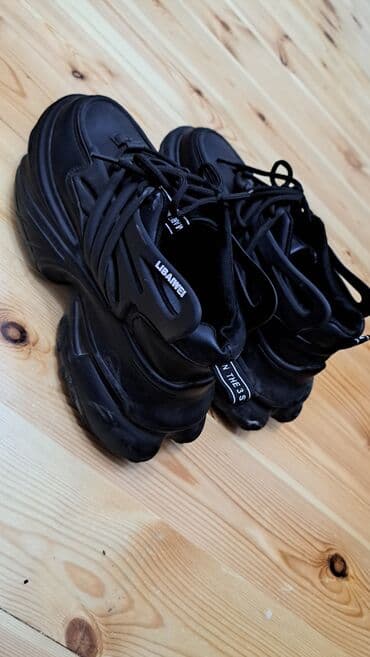 fitnes üçün qadın krosovkaları: FLO, Ölçü: 40, rəng - Qara, İşlənmiş — 2