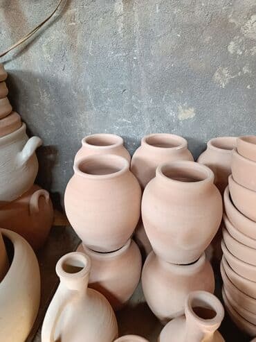 saxsı dibçək: Saxsı dibçəklər Muxtelif forma olculerde Hundurluk 12-13 sm 4 azn — 5