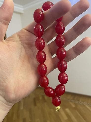 kəhraba nədir: Sıxma Kəhrəba .Tərkibi fenol formal dehidden hazırlanıb.Qoxuludur — 4