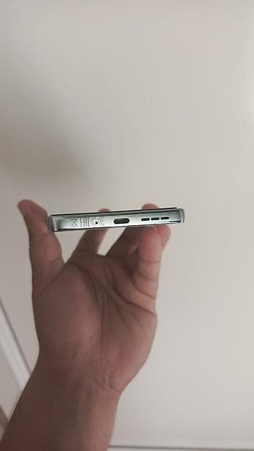 macbook pro 2.el: Motorola Moto G75, 256 GB — 4