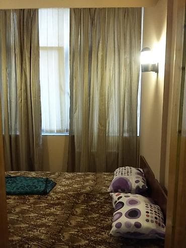 sumqayitda saatliq evler: 2 otaqlı mənzil – tam mebellidir - Yataq otağı: iki nəfərlik çarpayı — 3