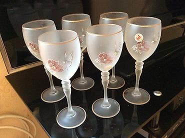 Qədəhlər, rəng - Ağ