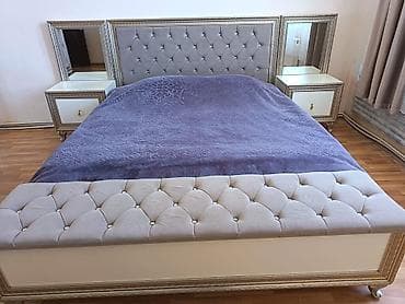 klassik tv stendler: İkinəfərlik çarpayı, Dolab — 2