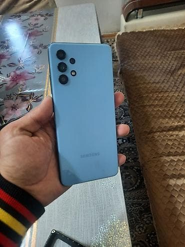 barter telefon iphone: Samsung Galaxy A32, 64 GB, rəng - Göy, Barmaq izi — 4