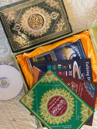 Quran Pen dəsti – Model M9 Dəstəyə daxildir: - Tajvidli Qurani-Kərim