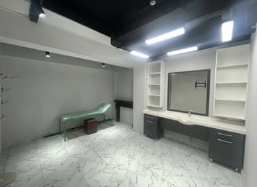 kirayə avtoyuma: Nəsimidə Azadlıq rezidensin binasında yol qırağında yerləşən — 2