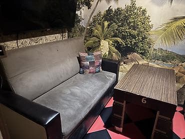 3 ədəd slot divan dəsti satılır. Dəstin 1i 200 manatdır. Əlavə — 4