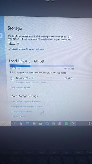 hp g6 2000: HP noutbuk Xüsusiyyətlər: - Ekran: təxmini 15.6" - Prosessor: 64-bit — 4