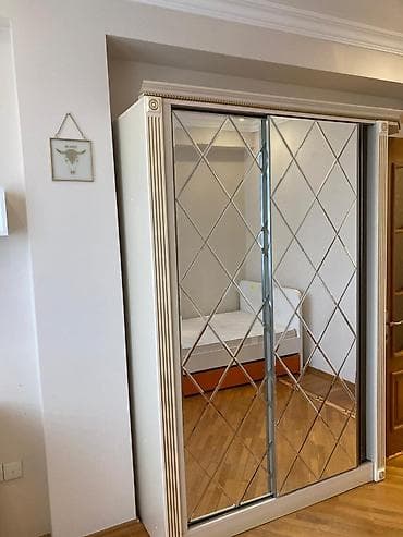 bakida 28 mayda satilan evler: Varovskidə 4/3 düzəlmə yeni tikili ela təmir əşyalı içi dolu ev ilk — 8