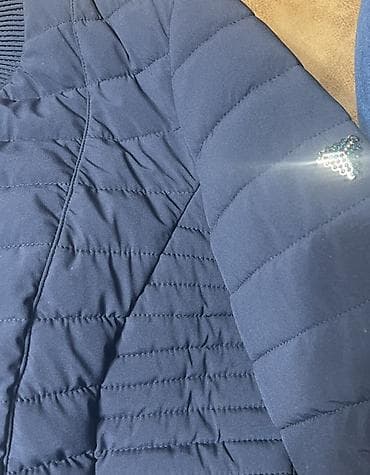 onlayn kurtkalar: Qadınlar üçün qara qısqa quilted yüngül jaket - Rəng: qara - Siluet — 9